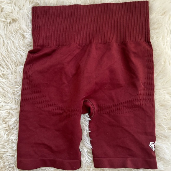 Women’s Best Seamless 6” Bike Short Small - Picture 2 of 2